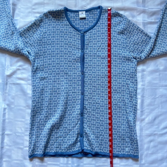 TULLAH Snowflake Print Buttoned Merino Wool Cardigan Sweater - Picture 6 of 12